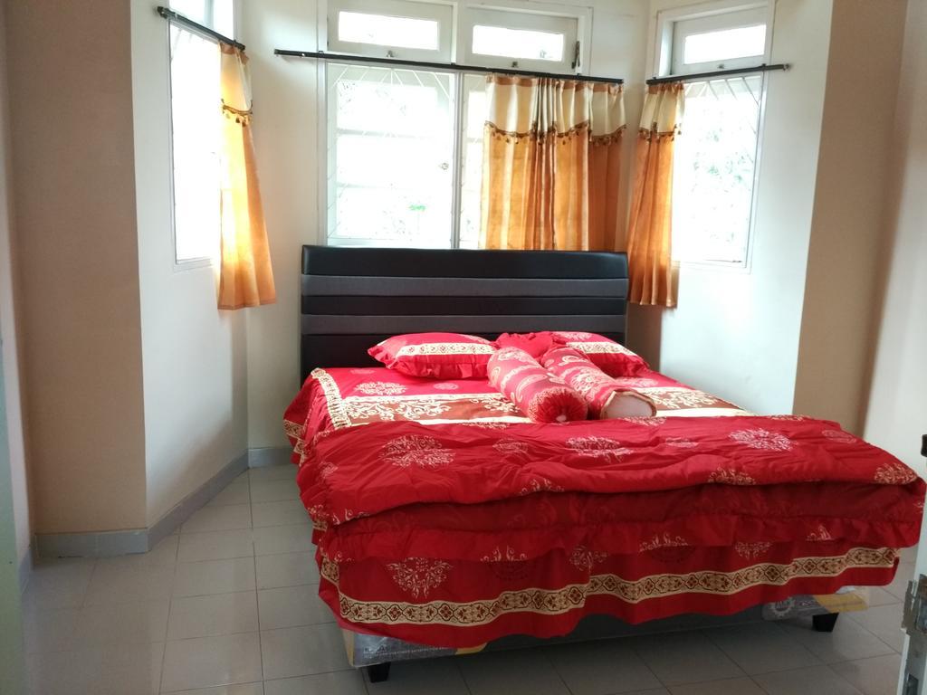 Villa Sabrina Bumi Ciherang Panjaweujan Eksteriør bilde