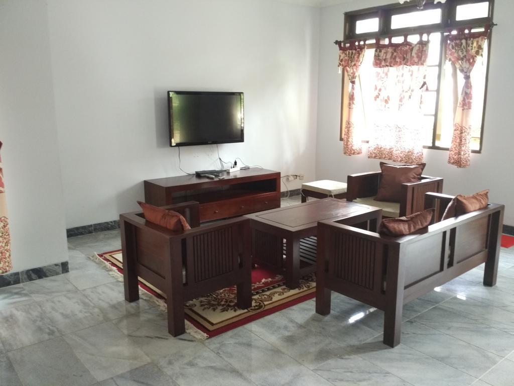 Villa Sabrina Bumi Ciherang Panjaweujan Eksteriør bilde